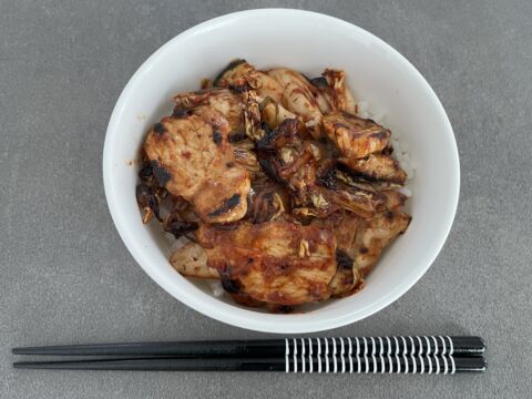 〆の豚キムチ丼